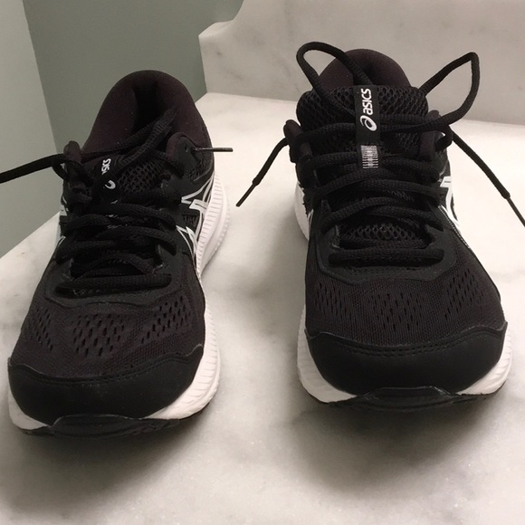 Asics Shoes - Women’s ASICS Gel-Contend. 7 Running shoe. Like new.